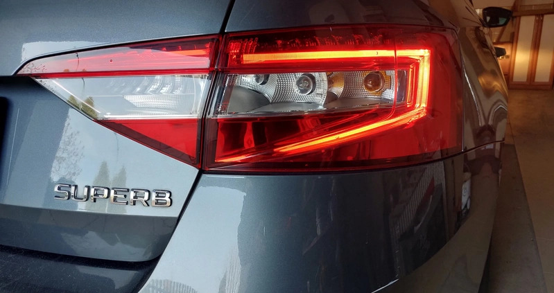 Skoda Superb cena 57874 przebieg: 190000, rok produkcji 2015 z Konin małe 379